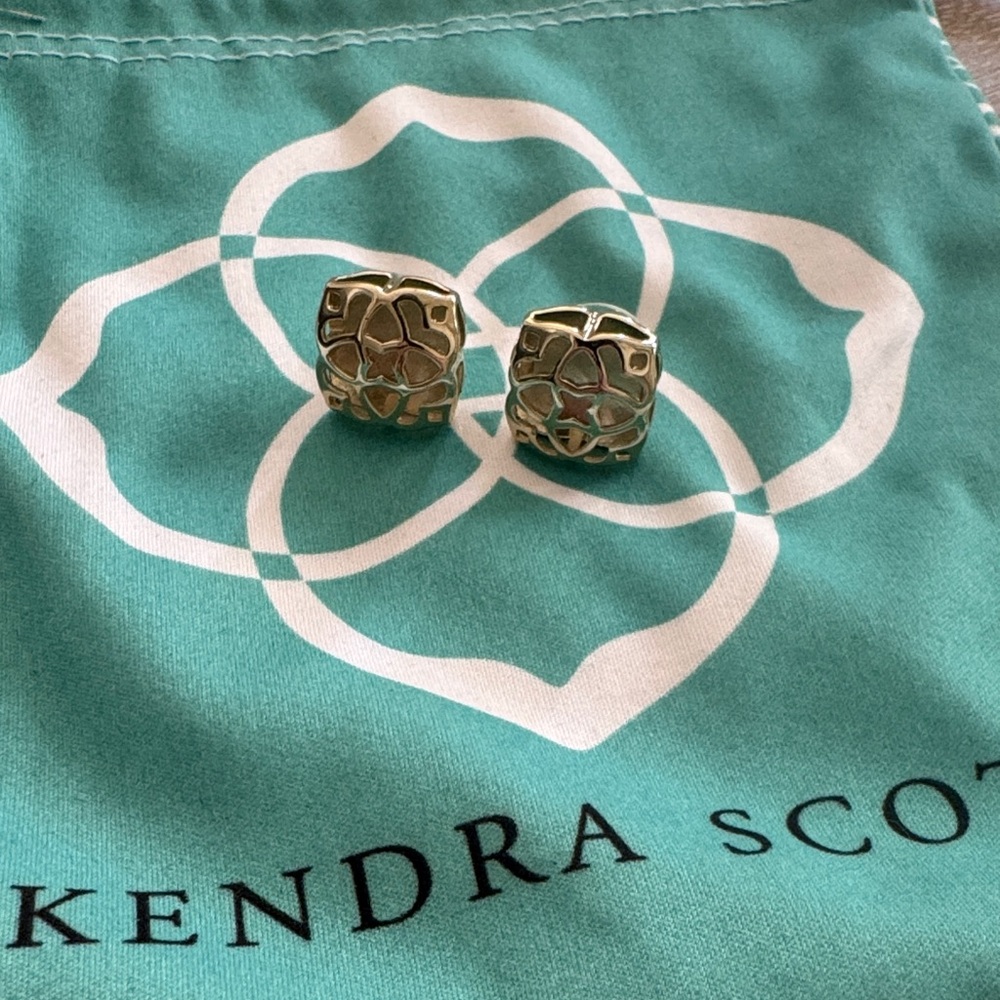 EUC Kendra Scott Gold Tima Studs